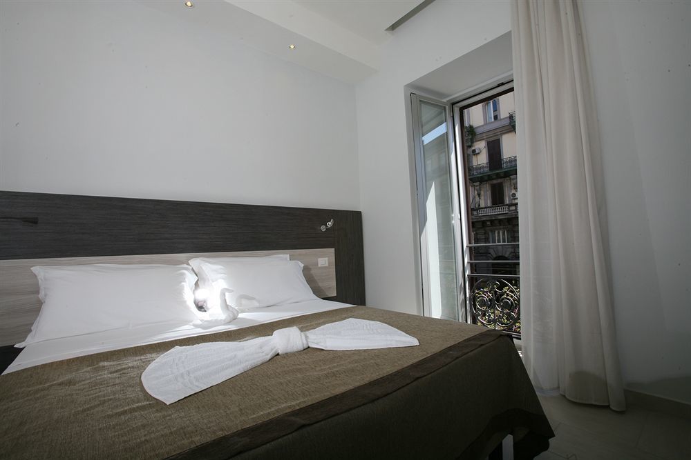 Couette-café Napoli Suite 3*